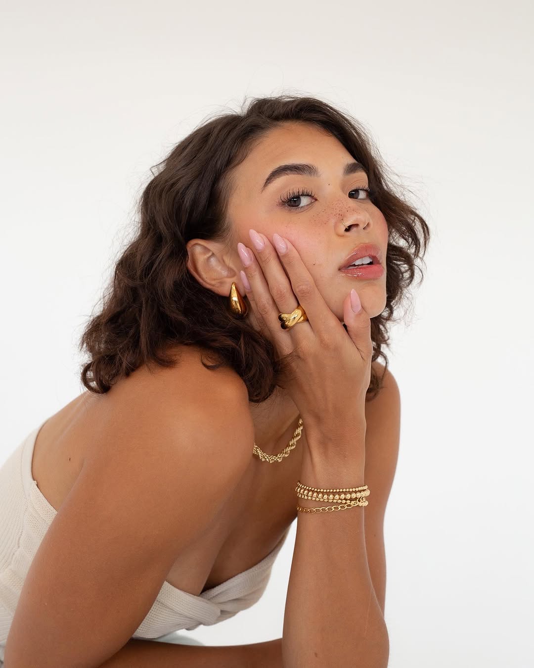 Miami Creative Studio Space for Influencers and Creators Creative Miami studio space for influencers featuring professional lighting and customizable backdrops for photoshoots and videos