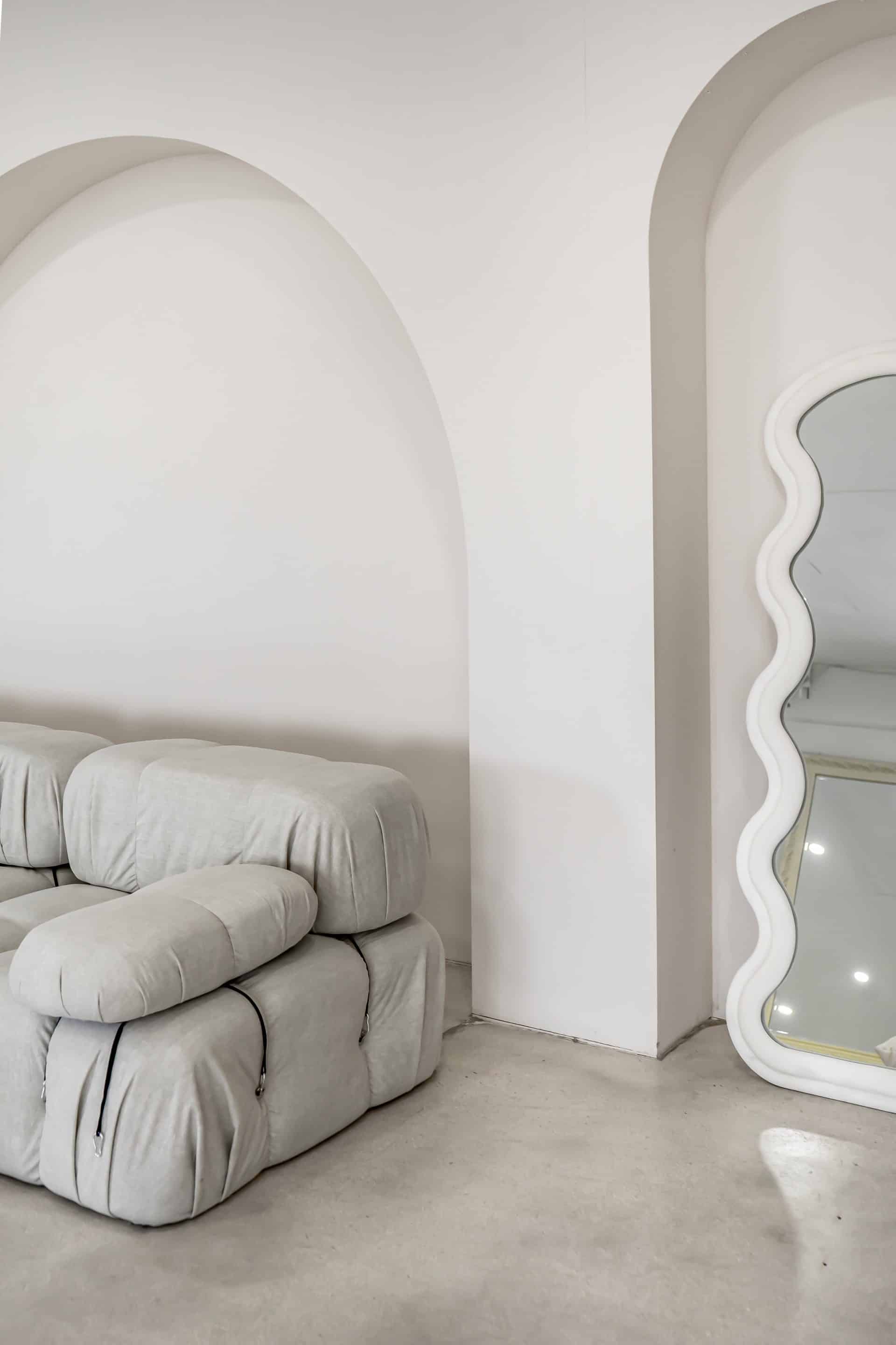 alquilerestudiodiadecontenidomiamibeach In the heart of Wynwoods arts district our 3000 sq ft private studio features a 25 cyclorama wall and multiple curated sets providing an urban art inspired backdrop Its the perfect space for content creators and photographers seeking a creative mural worthy vibe in Miami