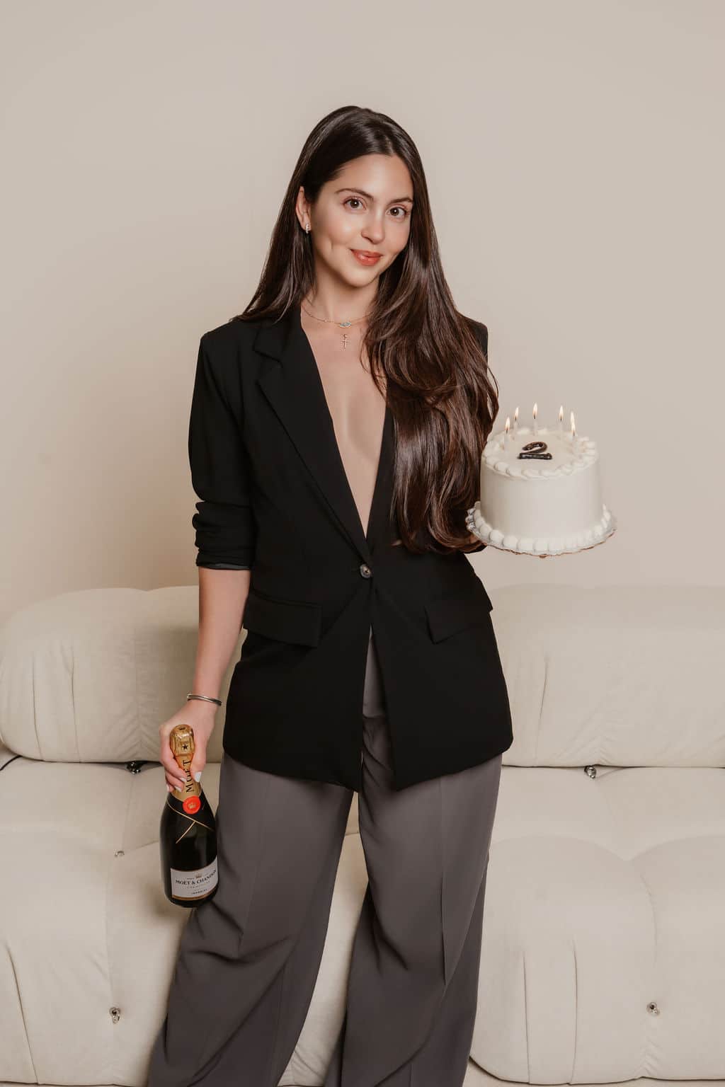 MIAMI'S BEST PHOTO STUDIO NEAR ME. PERFECT FOR PHOTOGRAPHY, VIDEOGRAPHY, PRODUCTIONS AND EVENTS.